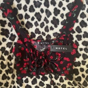 Motel Cherry Top NWT